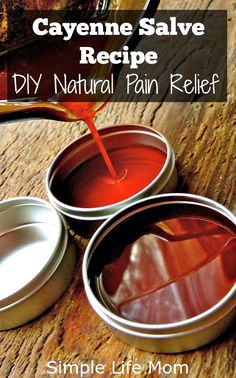 An easy DIY for natural pain relief using this organic cayenne salve recipe. Great for joint pain and muscle pain. It reduces inflammation and relaxing. Detox Kur, Herbal Healing, Living Modern, Natural Pain Relief