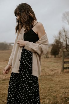 Sézane Alicia Skirt + Jenni Kayne Cardigan - Jeans and a Teacup Cocoon Cardigan Outfit, Skirt And Cardigan Outfit, Jenni Kayne Sweater, Oversized Cardigan Outfit, Cardigan Outfit Summer, Cabin Sweater, French Wardrobe, Brand Shoot, Cardigan Outfit