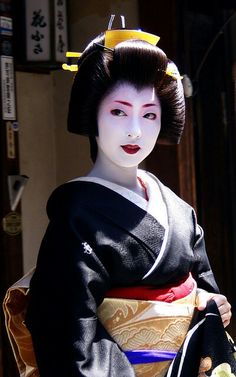 Erikae Make Up & Style Art Geisha, Beautiful Kimonos, Japan Culture, We Are The World