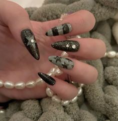 Black And Grey Striped Nails, Grunge Nails With Charms, Y2k Nail Inspo Black, Emo Star Nails, Star Rhinestone Nails, Ptv Nails, Black And Grey Nail Ideas, How To Do Stars On Nails, Punk Nails Acrylic