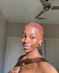 Low Cut Hairstyles, Buzzed Hair Women, Short Dyed Hair, Short Fade Haircut, Shaved Heads, Buzz Cut Hairstyles, Black Women Short Hairstyles, Short Hair Designs, Shaved Hair Cuts