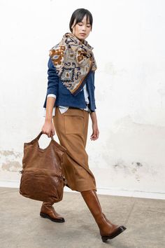 Aw24 Outfits, Mode Ab 50, Mode Hippie, Mode Casual, Trendy Fall Outfits, Over 50 Womens Fashion, How To Wear Scarves, Mode Inspiration