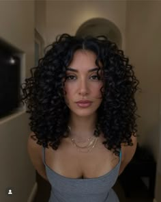 Round Haircut, Layered Curly Haircuts, Short Hair Dont Care, Curly Cuts, Curly Cut, Dark Curly Hair, Curly Haircut, Dyed Curly Hair