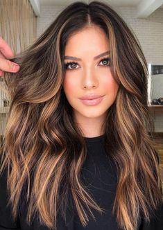 Balayage Hair Caramel, Hair Color Caramel, Brunette Hair With Highlights, Black Hair With Highlights, Caramel Hair, Brunette Balayage Hair, Winter Hair Color, Long Brown Hair