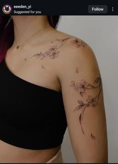 Collarbone Wrap Around Tattoo, Simple Floral Shoulder Tattoo, Collar Bone To Arm Tattoo, Flower Tattoos Collar Bone, Shoulder To Collar Bone Tattoo, Collar Bone Tattoo Flower, Delicate Arm Tattoos For Women, Shoulder Collar Bone Tattoo For Women, Collarbone Flower Tattoo