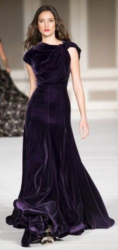 Velvet Fashion, Gorgeous Gowns, Fancy Dresses, London Fashion, Purple Dress, Dream Dress, London Fashion Week, Couture Fashion