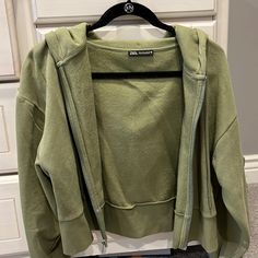 Size S Basically Brand New Green Long Sleeve Cropped Jacket, Zara Casual Green Outerwear, Casual Green Zara Outerwear, Zara Jackets, Zip Up Jacket, Zip Ups, Jackets For Women, Jackets & Coats, Zara