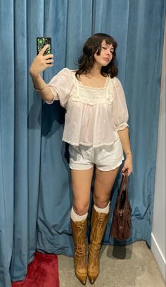 Enya Umanzor, Autumn Outfit Ideas, Style For Spring, Classic Prints, Cute Autumn, Spring Fashion Trends, Rabbit Hole, Autumn Outfit, Fashion Killa