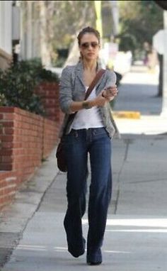 Rich & Skinny Brown Wash Wide Leg Jeans 27 Retails $180  | eBay Jessica Alba Street Style, Jessica Alba Style, Jeans Trend, 2020 Style, Estilo Hippie, Street Style Winter, Jessica Alba, Wide Leg Denim, Mode Inspiration