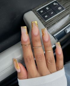 Gold Chrome Oval Nails, Good Tip Nails, Gold Vacation Nails, Classy Acrylic Nails Square, Classy Square Acrylic Nails, Vacation French Tip Nails, Kali Uchis Nail Ideas, Gold Metallic Nails, Classy Gold Nails