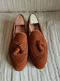 Mens Formal Outfits, Gentleman Outfit, Crockett And Jones, Lace Up Dress, Best Shoes For Men, Europe Fashion, Handmade Lace, Tassel Loafers, Mens Formal