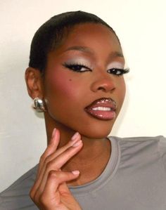 Dark Skin Makeup Look, Icy Makeup Looks Black Women, 90s Makeup Look, Makeup For Black Skin, Brown Skin Makeup, Swag Makeup, Dope Makeup, Edgy Makeup, Makeup Eye Looks