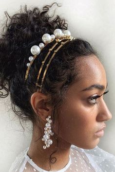 I ❤ this cute headband hairstyle! Curly Hair Bun Styles, Medium Natural Hair Styles, Messy Curly Hair, Cute Natural Hairstyles, Curly Bun Hairstyles, Natural Hairstyles For Kids, Natural Hair Styles Easy, Braids For Black Women, Bandana Hairstyles