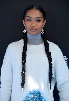 Explore the top Natural Hair styles of 2024. Embrace your unique curls and texture with these inspiring and beautiful looks. Celebrity Braids, Hairstyles 15, Two Braid Hairstyles, Pigtail Braids, Cool Braid Hairstyles, Celebrity Hair Stylist, Penteado Cabelo Curto, Braided Hairstyles Tutorials