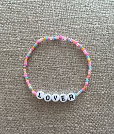 Taylor Era Bracelet, Taylor Swift Bracelet Albums, Taylor Swift Eras Colors Bracelets, Taylor Swift Inspo Bracelets, Taylor Swift Tour Bracelet Ideas, Diy Bracelets Taylor Swift, Accessories Taylor Swift, Lover Taylor Swift Jewelry, Lover Album Bracelet