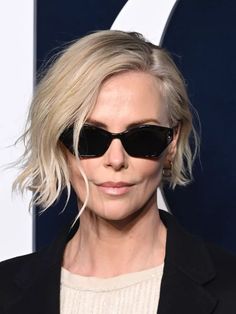 15 Blonde Bobs That Prove It’s the Ultimate Old Money Combo Charlize Theron Short Hair, Blonde Celebrity, Celebrity Bobs, Blonde Balayage Bob, Bob Ideas, Kort Bob, Platinum Blonde Bobs, Blonde Celebrities, Chin Length Hair