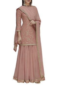 Sharara Designs, Trendy Suits, Pakistani Dresses Casual, Sharara Suit, Salwar Kamiz, Traditional Indian Outfits, Kurti Designs Party Wear, Sleeves Designs For Dresses, Pakistani Dress