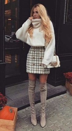 Rock Dress, Color Blocking Outfits, Rock Outfit, Street Style Trends, Street Style Winter, Tweed Skirt, Looks Chic