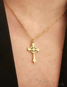 🙏✨ Sacred Symbol ✝️💛 Discover our 10K Gold Cross Necklace, the must-have piece of jewelry for women who wear their faith with pride. This prayer necklace embodies the power of spirituality and the symbol of the Occitan cross. ⛪✨ 💫🌹 Wear this necklace with love and pride, whether for a moment of prayer, a religious celebration or simply to express your devotion. It is a precious jewel that testifies to your sacred connection. 🌹✨ 🚀📦 Take advantage of our fast delivery to receive this Christ Cross Necklace Women, Christian Necklace, Faith Jewelry, Sacred Symbols, Love And Pride, Gold Cross Necklace, Precious Jewels, Women Necklace, Necklace Women