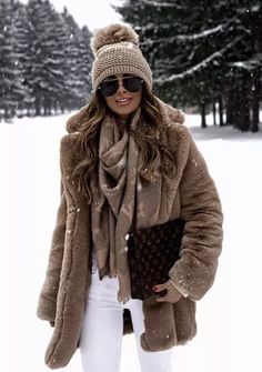 Outfits With Fur Coats, Faux Fur Coats Outfit, Kyi Kyi, Scarf Outfit Winter, Faux Fur Outfit, Lv Scarf, Fur Outfit, Winter Outfits Snow, Fur Coat Outfit