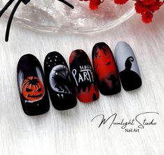 🎃 Get ready to spookify your nails this Halloween with these wickedly cute designs! 💅🏼 From creepy crawly spiders to ghostly ghouls, these nail art ideas will have you howling with delight. #HalloweenNails #NailArt #SpookySeason #TrickOrTreatYoSelf #GhoulishGlam #WitchyVibes #Boo-tifulNails #FangtasticManicure #NailGoals #HalloweenHype 🕷️👻🎃 Nails Festive, Festive Nails, Halloween Beauty, Oranges Gift, Festival Nails