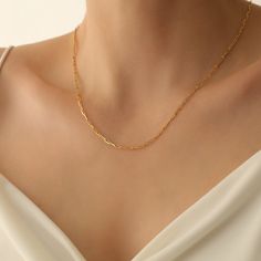 14k Gold Link Chain Necklace ,Paperclip Chain Necklace,Everyday Dainty Necklace 👀 ❤️Product Details ❤️Handmade / Handcrafted Fine Jewelry ❤️Metal:14K Gold Filled ❤️Chain Width: Approx. 3mm Colors: Silver Gold Rose Gold Other styles are available in our shop at https://www.etsy.com/shop/GoldPersonalized?ref=seller-platform-mcnav Please contact us if you have any questions or requests/ideas for our shop, we'd love to hear from you! Gold Paperclip Clavicle Chain Necklace, Delicate Gift Chain Necklace With Paperclip Chain, Paperclip Necklace With Delicate Chain For Gift, Gift Clavicle Chain Necklace With Paperclip Shape, Gift Paperclip Clavicle Chain Necklace, Gold Chain Paperclip Necklace For Gifts, Paperclip Chain Link Necklace For Jewelry Making, Paperclip Chain Necklace For Jewelry Making, Paperclip Link Chain Necklace For Jewelry Making