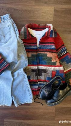 Classic New England Style Outfit, Rustic Style Outfits, Vintage Fall Clothes, Thrift Style Outfits Vintage, Thrifted Vintage Outfits, Grandpa Style Women, Folk Aesthetic Outfit, Camp Outfits Aesthetic, Fall Masc Outfits