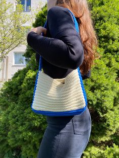 Exquisite! Captivating! Elevate your style with Häkeltasche Muster | zweifarbige quadratische Häkeltasche, available for a limited time at the incredible price of €3.50 #MinimalistCrochet #CrochetBagPattern #CrochetPatternEasy #SquareBagCrochet #CrochetBagBeginner #CrochetBagEasy #SmallCrochetBag #SmallBagPattern #CrochetBeginner #BlueCrochetBag College Crochet, Small Bag Pattern, Square Crochet Bag, Crochet Blanket Designs, Crochet Inspo, Square Crochet, Simple Bags, Crochet Bag Pattern, Nov 1