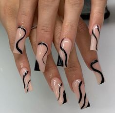 Simple Black Nails Designs, Daisy Acrylic Nails, Acrylic Nails Nude, Best Nails, Colored Acrylic Nails, French Acrylic Nails