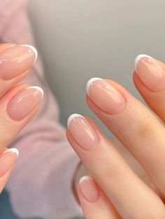 nail ideas korean style short French Nail Natural, Simple Natural Nail Art, Model Nails Natural, Simple Short French Tip Nails, Short Oval French Nails, Short Clean Nails, Unghie Nail Art, Hello Nails, Subtle Nails