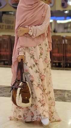 Abaya With Khimar, Hijab Dress Party Simple, Floral Abaya, Printed Abaya, Burqa Design, Arabic Abaya, Burqa Designs, Muslimah Clothing, Floral Pink Dress