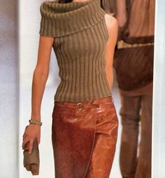 || Celine Spring 2001 || 90s Runway Fashion, Mode Fashion, Fashion Magazine, Autumn Winter Fashion, Fashion Inspo Outfits, Casual Chic