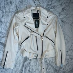 Bnwt Smoke & Pet Free Home Chic White Leather Outerwear, Winter White Leather Biker Jacket, Trendy White Leather Biker Jacket, White Biker Leather Jacket For Fall, White Biker Jacket For Fall, White Moto Leather Jacket For Fall, White Moto Outerwear With Zipper Closure, White Leather Moto Outerwear, White Moto Leather Jacket With Zipper Closure