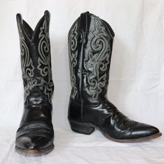 🪩 Justin Cowboy Leather Black Boots #1408 - Women's Size 9.5  - Mens Size 7.5 B  - Mid Calf  - Leather  - Has scuffs on the back of both boots ( see pictures)  ✨ Please note that these boots come in preowned condition. They have been gently worn & normal wear is to be expected. Anything else has been listed in description. Please make sure you look at ALL photos before purchase as I cannot do returns at this time. Thank you! Leather Black Boots, Boots Western, Justin Boots, Cowboy Cowgirl, Cow Girl, Cowboy Western, Cowboy And Cowgirl, Western Cowboy Boots, Black Leather Boots