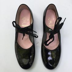 Gently worn black patent Capezio tap shoes size 8M. Great condition measurements 10 long 3.5 wide All sales final. Formal Dance Shoes With Rubber Sole And Round Toe, Formal Spring Dance Shoes With Round Toe, Formal Dance Shoes With Leather Sole And Flat Heel, Leather Dance Shoes With Rubber Heel Cap, Formal Leather Lace-up Dance Shoes, Evening Leather Shoes With Rubber Sole And Round Toe, Evening Leather Shoes With Rubber Sole, Formal Slip-on Dance Shoes With Rubber Sole, Spring Dance Shoes With Leather Sole And Round Toe