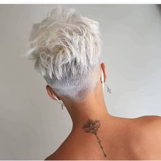 Haircut Undercut, Short Shaved Hairstyles, Edgy Pixie Haircuts, Short Silver Hair, Hair Undercut, Blonde Pixie Hair, Short Hair Pixie Cuts, Pixie Haircut For Thick Hair, Short Hair Trends