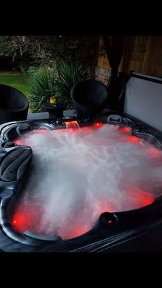 Dream Bathrooms Luxury Modern Black, Black Hot Tub, Whirlpool Aesthetic, Outside Jacuzzi, Black Jacuzzi, Jacuzzi Aesthetic, Adult Toy Room, Luxury Jacuzzi, Jacuzzi Luxury