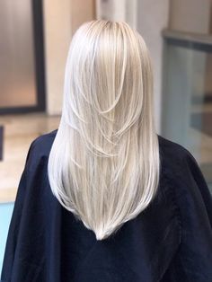 White Platinum Blonde Hair, Light Blonde Hair, Hair And Makeup Tips, Hair Masks, Blonde Hair Inspiration, Blonde Hair Shades, Blonde Hair Looks