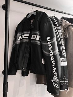 Personaje de DC The Life I Want, Racer Jackets, Life I Want, Mode Zara, Racer Jacket, Happily Married, Mode Inspo, Casual Style Outfits, Mode Inspiration