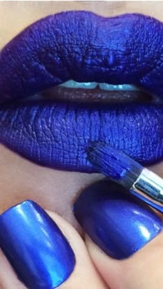 Matte Make Up, Relaxed Lifestyle, Cheerful Art, Orange Lips, Blue Lips, Lipstick Art, Blue Inspiration