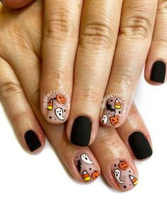 Candy Corn Nails Short, Halloween Gel Nails Ideas Short, Halloween Accent Nails, Halloween Matte Nails, October Dip Nails, Candy Corn Nails Halloween, Natural Halloween Nails, Short Halloween Nails 2022, Ghost Nails Short