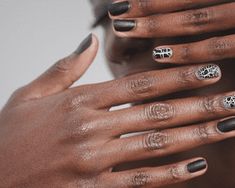 Trending Nail Polish Colors, Crackle Nail Polish, Crackle Nails, Black Nails With Glitter