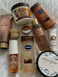 #thatgirl#beauty#makeup#skincare#clearskin#pretty#thatgirlmakeup#cleangirl#aesthetic#makeupproducts#glowup#glowing  ... Vanilla Aesthetic, Holiday Wishlist, Basic Skin Care Routine, Smink Inspiration, Pretty Skin