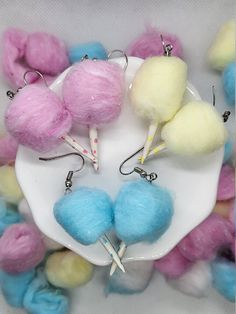 The classic fluffy, sugar, summer treat! Mini Cotton Candy, Silly Earrings, Crazy Earrings, Candy Earrings, Weird Jewelry, Sweet Earrings, Food Earrings, Candy Floss, Earrings Summer