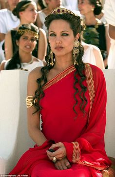 Angelina Jolie Alexander, Goddess Hairstyle, Greek Hairstyle, Greek Hairstyles, Angelina Jolie Movies, Greek Hair, Greek Goddess Costume, Goddess Costume, Goddess Hairstyles