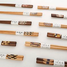 Pattern Japanese, Dining Setting, Black Walnut Wood, Japanese Patterns, Black Walnuts, Black Walnut, Chopsticks, Chopsticks Set, Traditional Japanese