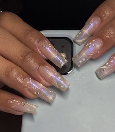 French Tip Nails 3d Art, Bday Nails Medium Length, Gel Structure Nails Design, Pearl Nail Inspiration, Airbrush Gel Nails, Yk2 Nails Aesthetic, Nails Pearls Design, Simple Y2k Nails, Pearl Nails Design