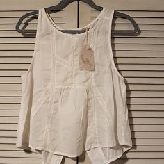 Super Cute Button Back Blouse From Hem & Thread Brand New With Tags True To Size Bohemian Sleeveless Buttoned Top, Spring Sleeveless Button Blouse, Color White, Top Blouse, Thread, Super Cute, Womens Tops, Brand New, Tags