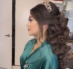 Blonde Quince Hair, 15 Half Up Half Down Hairstyles, Hair Down Hairstyles Quince, Quinceñera Hairstyles For Long Hair, Down Hairstyles Quinceanera, Quinceanera Down Hairstyles, Hairstyle For Quinceañera, Braid Hairstyles For Quinceanera, Wavy Quinceanera Hairstyles