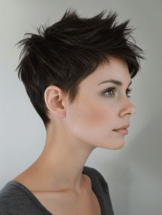 Funky Pixie Cut, Super Short Haircuts, Short Choppy Haircuts, Thick Hair Cuts, Pixie Cut With Bangs, Long Hair On Top, Super Short Hair, Short Layered Haircuts